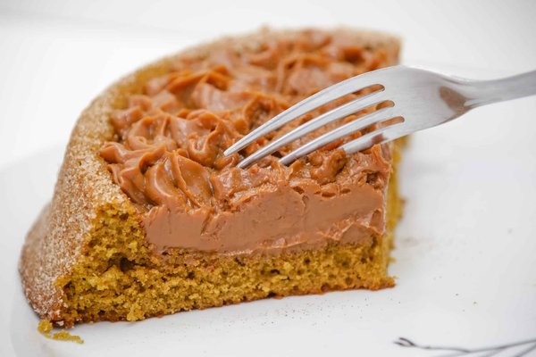 How to Create a Signature Gourmet Pizza with Homemade Dough and Sauces?